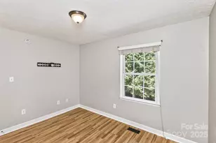 689 New Haw Creek Rd, Asheville, NC 28805 - Photo 27