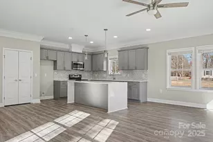 4006 Scarlet Dr, Matthews, NC 28104 - Photo 7