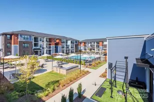 1035 Strensall Ln, Charlotte, NC 28217 - Photo 3