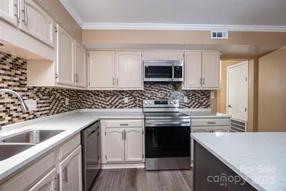 8835 Hunter Ridge Drive, Charlotte, NC 28226 - Photo 11