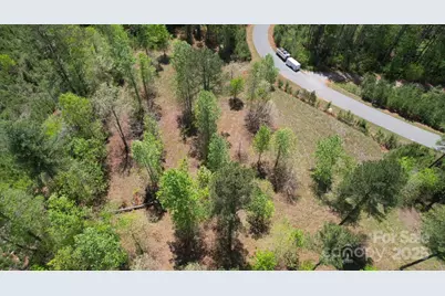 2109 Inlet Shore Road NE, Connelly Springs, NC 28612 - Photo 5