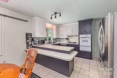 910 E Center Avenue, Mooresville, NC 28115 - Photo 3