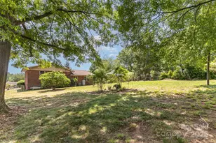 910 E Center Ave, Mooresville, NC 28115 - Photo 27