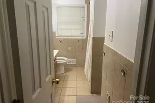 1615 Grovewood Dr, Charlotte, NC 28208 - Photo 9