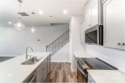 3922 Cheyney Park Drive, Charlotte, NC 28269 - Photo 9