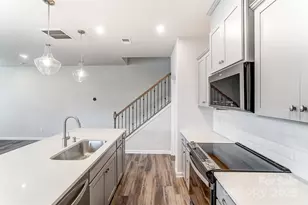 3922 Cheyney Park Dr, Charlotte, NC 28269 - Photo 9