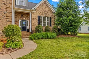 7923 Mountain Shore Dr, Sherrills Ford, NC 28673 - Photo 3