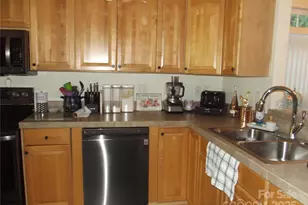 1502 Mulberry Ridge Dr, Newton, NC 28658 - Photo 7