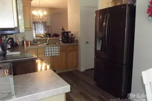 1502 Mulberry Ridge Dr, Newton, NC 28658 - Photo 5