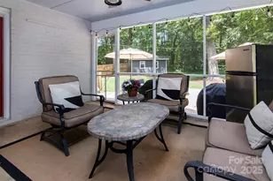 1427 Worcaster Pl, Charlotte, NC 28211 - Photo 19