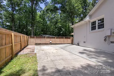 1427 Worcaster Place, Charlotte, NC 28211 - Photo 25