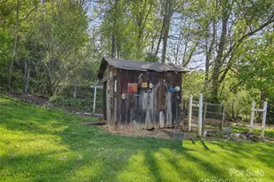 30 Griffin Ln, Candler, NC 28715 - Photo 25