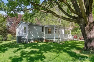 30 Griffin Ln, Candler, NC 28715 - Photo 17