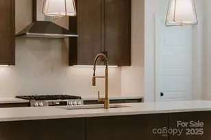 817 Garringer Pl, Charlotte, NC 28208 - Photo 5