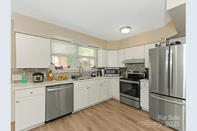 1301 S Kings Drive, Charlotte, NC 28207 - Photo 3