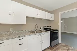 1301 S Kings Dr, Charlotte, NC 28207 - Photo 19