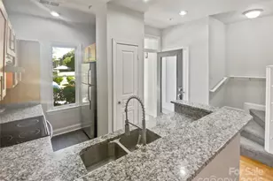 1043 Park West Dr, Charlotte, NC 28209 - Photo 7