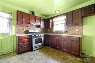 728 Dedmon Dr, Charlotte, NC 28216 - Photo 17