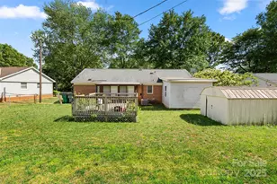 728 Dedmon Dr, Charlotte, NC 28216 - Photo 9