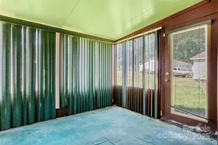 728 Dedmon Dr, Charlotte, NC 28216 - Photo 21