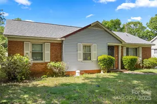 728 Dedmon Dr, Charlotte, NC 28216 - Photo 3