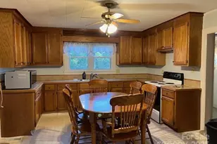 70 3rd St, Marion, NC 28752 - Photo 5