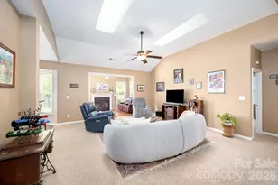 102 W Farm Creek Dr, Asheville, NC 28806 - Photo 5