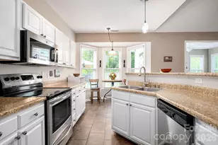 102 W Farm Creek Dr, Asheville, NC 28806 - Photo 7