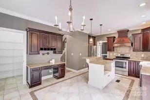 208 Bragg Ct, Hendersonville, NC 28792 - Photo 17