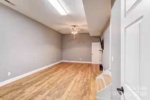 208 Bragg Ct, Hendersonville, NC 28792 - Photo 23