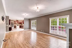 208 Bragg Ct, Hendersonville, NC 28792 - Photo 11