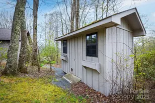 1521 Old Jonas Ridge Rd, Newland, NC 28657 - Photo 33