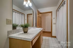 1521 Old Jonas Ridge Rd, Newland, NC 28657 - Photo 23