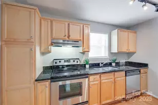 2209 Sumner Green Ave, Charlotte, NC 28203 - Photo 11