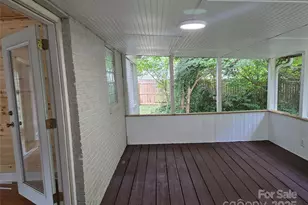 1733 Merry Oaks Rd, Charlotte, NC 28205 - Photo 9