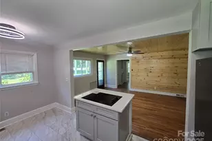 1733 Merry Oaks Rd, Charlotte, NC 28205 - Photo 7