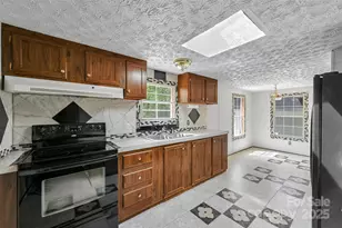 4 Peaceful Ln, Fletcher, NC 28732 - Photo 7