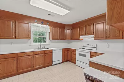 115 Three Oaks Lane, Statesville, NC 28677 - Photo 15