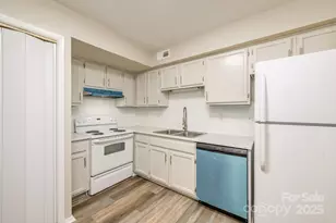 7129 Stonington Ln, Charlotte, NC 28227 - Photo 15