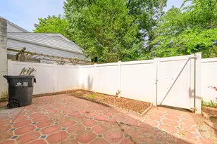 7129 Stonington Ln, Charlotte, NC 28227 - Photo 3