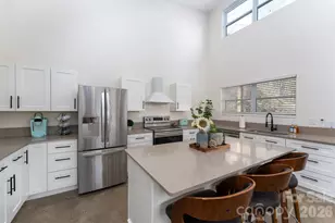 25 Nelon Rd, Asheville, NC 28804 - Photo 9