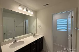 1110 Keydet Dr, Charlotte, NC 28216 - Photo 17