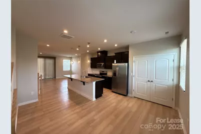 1110 Keydet Drive, Charlotte, NC 28216 - Photo 5