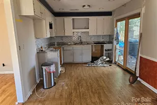 1700 Old Towne Ct, Charlotte, NC 28217 - Photo 3