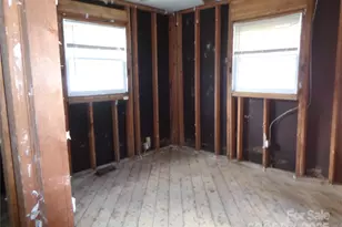 252 Rogers St, Waynesville, NC 28786 - Photo 9