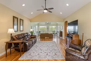 28 Tudor Crescent Ct, Hendersonville, NC 28739 - Photo 15