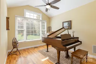 28 Tudor Crescent Ct, Hendersonville, NC 28739 - Photo 17