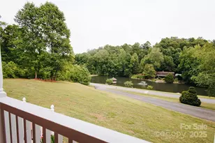 207 Lakeview Dr, Marion, NC 28752 - Photo 21