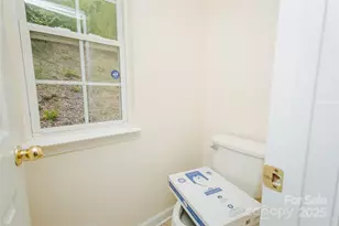 207 Lakeview Dr, Marion, NC 28752 - Photo 37