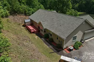 207 Lakeview Dr, Marion, NC 28752 - Photo 7